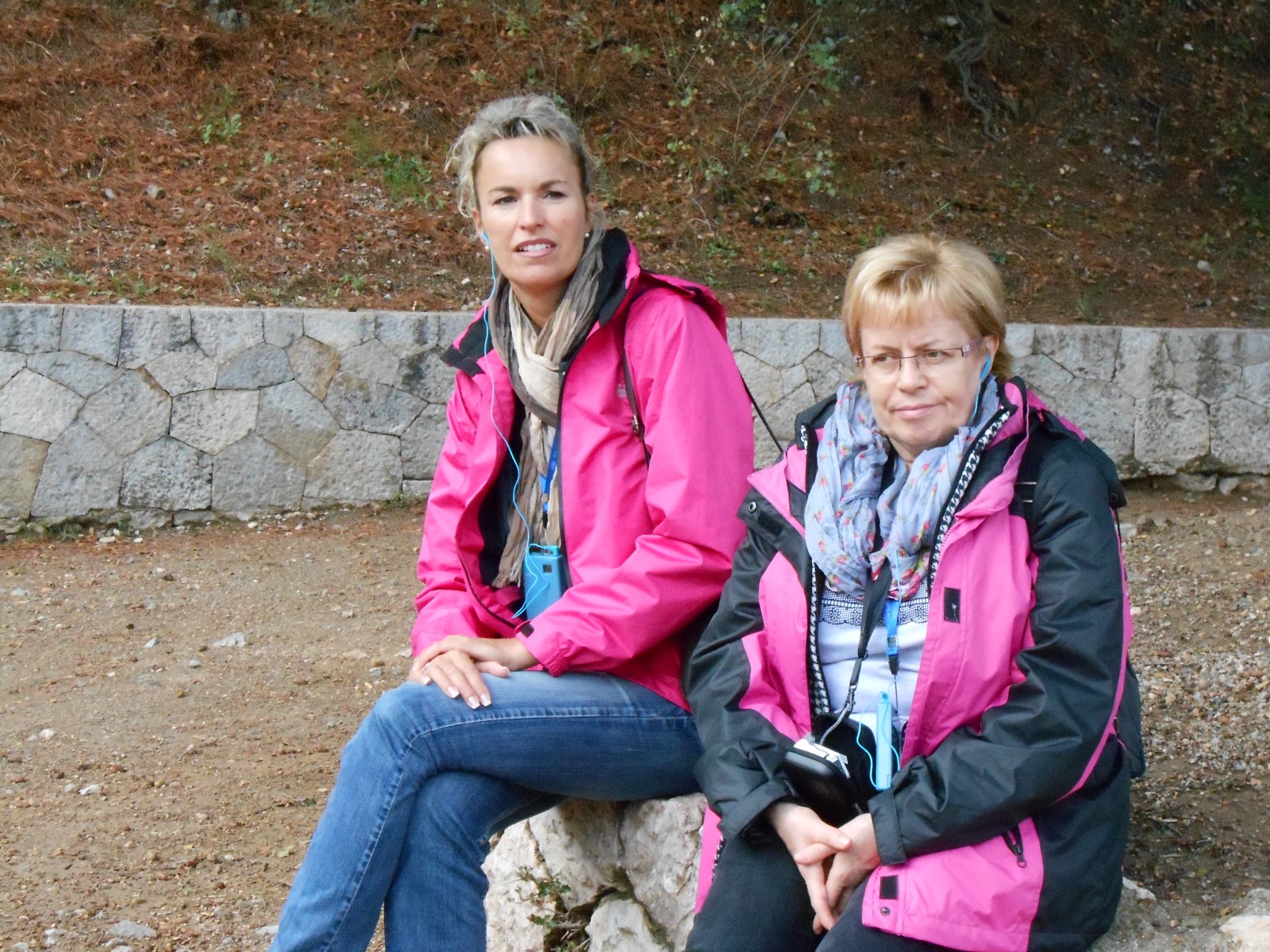 6. Véronique Bellon et Anne Marie Winet tout aussi concentrées