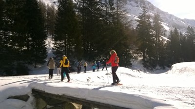 5. Les sorties raquettes, ça crée des ponts.